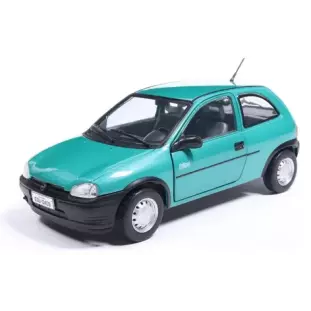 Miniatura - Chevrolet Corsa Verde 1994 - Escala 1/24 - California Classics (California Toys)