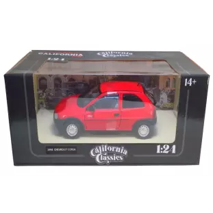 Miniatura - Chevrolet Corsa Vermelho 1994 - Escala 1/24 - California Classics (California Toys)